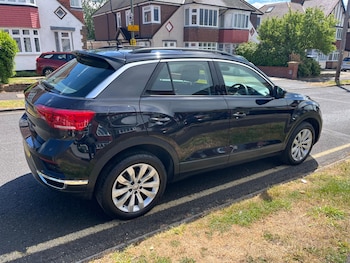 Used Volkswagen T-Roc 2019 for sale - 78636849: Photo