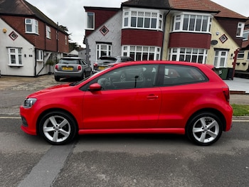Used Volkswagen Polo 2014 for sale - 77696337: Photo