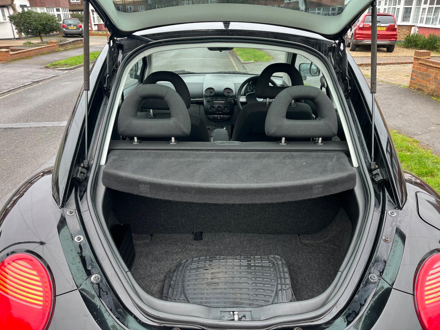 Used Volkswagen Beetle 2001 for sale - 77625982: Photo 8