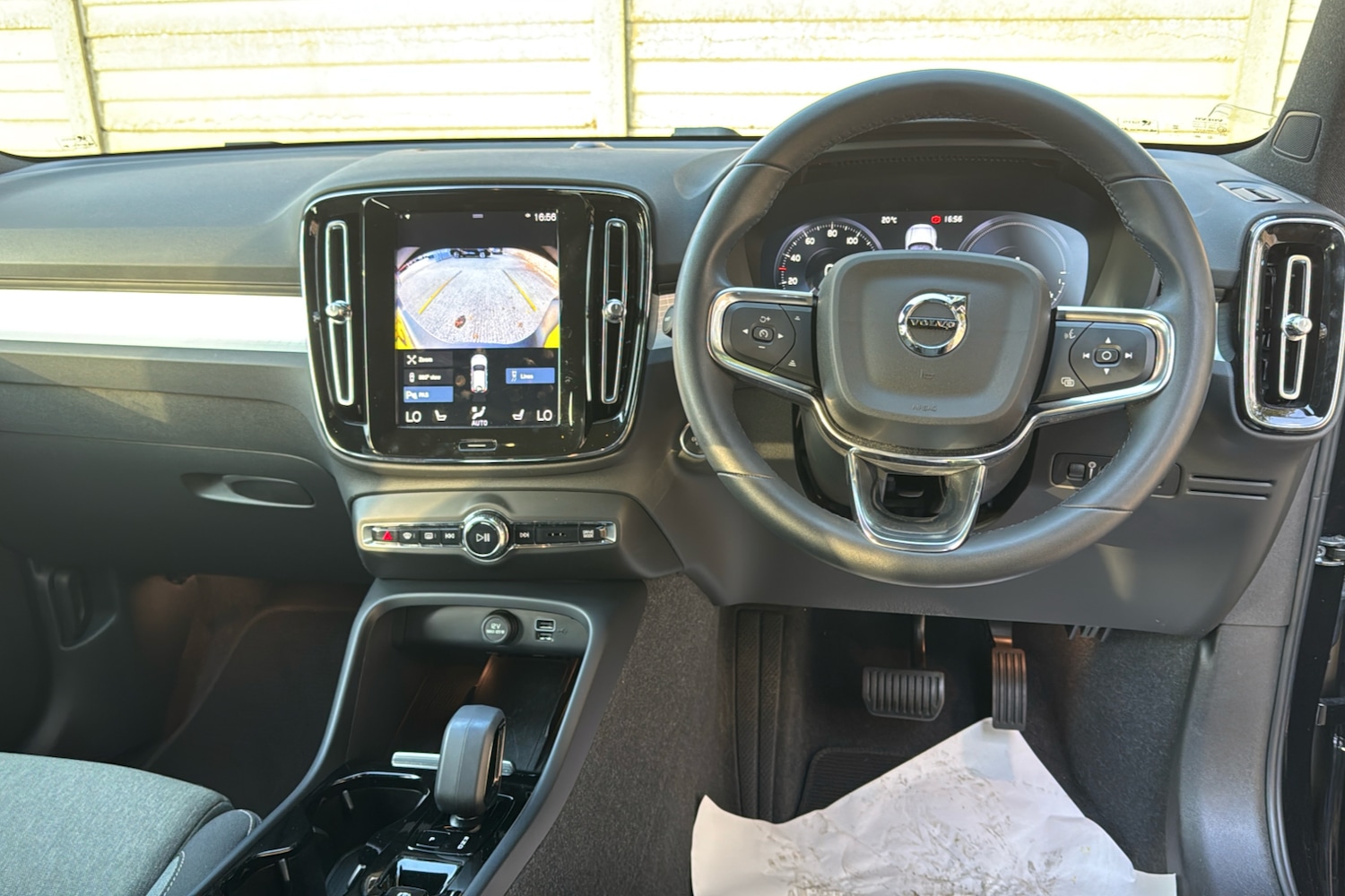 Used Volvo XC40 2023 for sale - 76087654: Photo 10