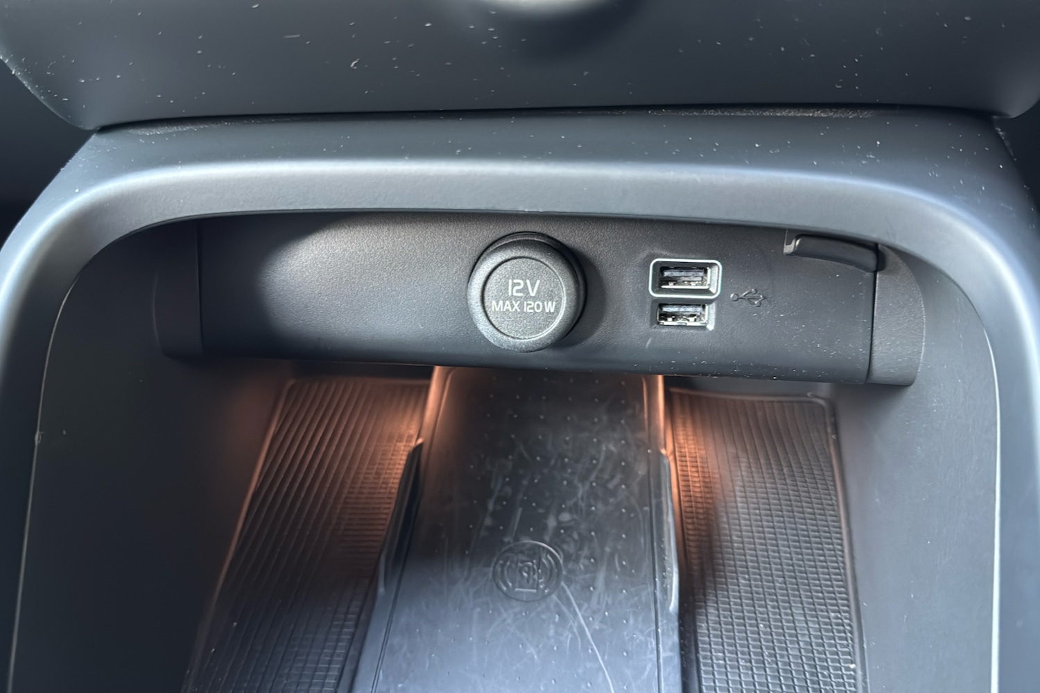 Used Volvo XC40 2023 for sale - 76087654: Photo 22