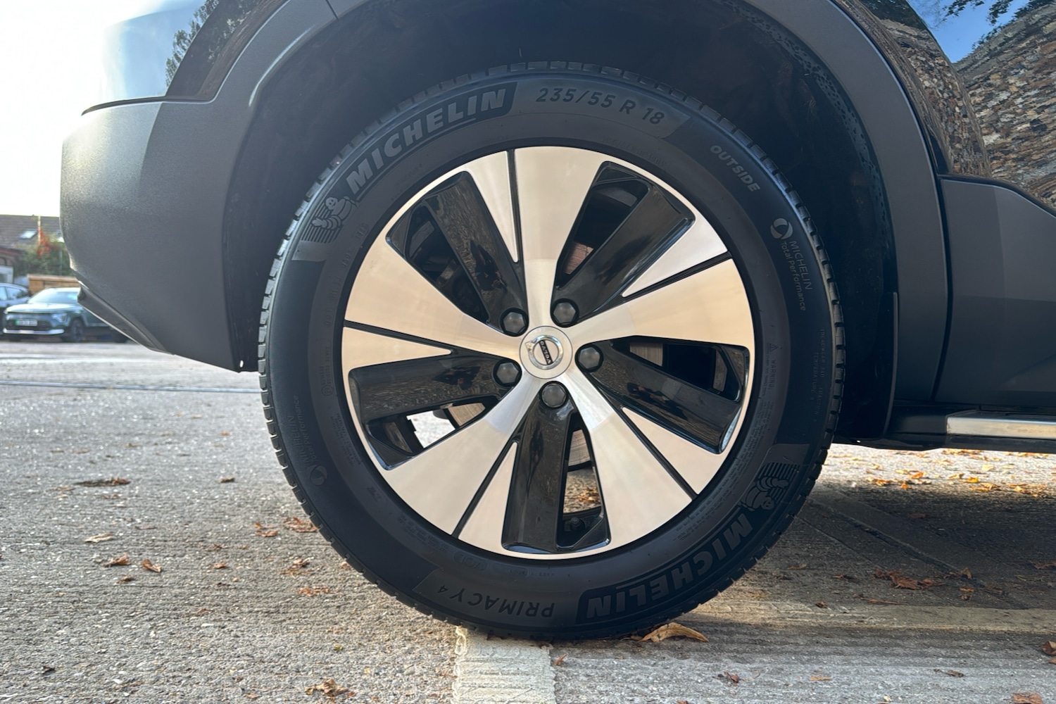 Used Volvo XC40 2023 for sale - 76087654: Photo 8