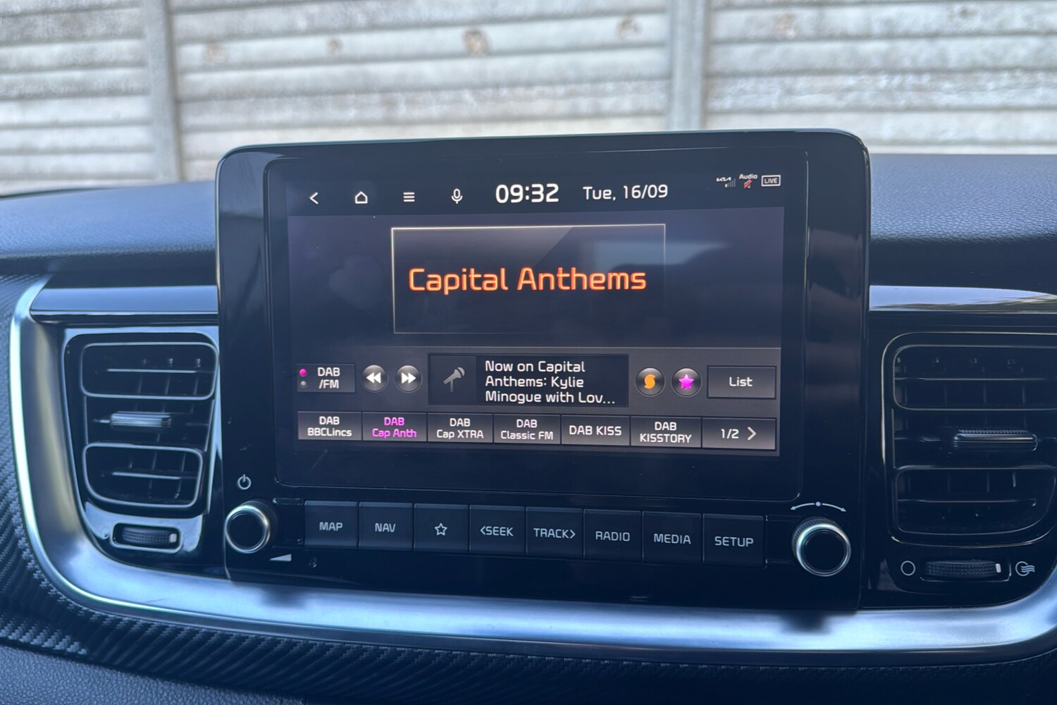 Used Kia Stonic 2024 for sale - 75919369: Photo 21