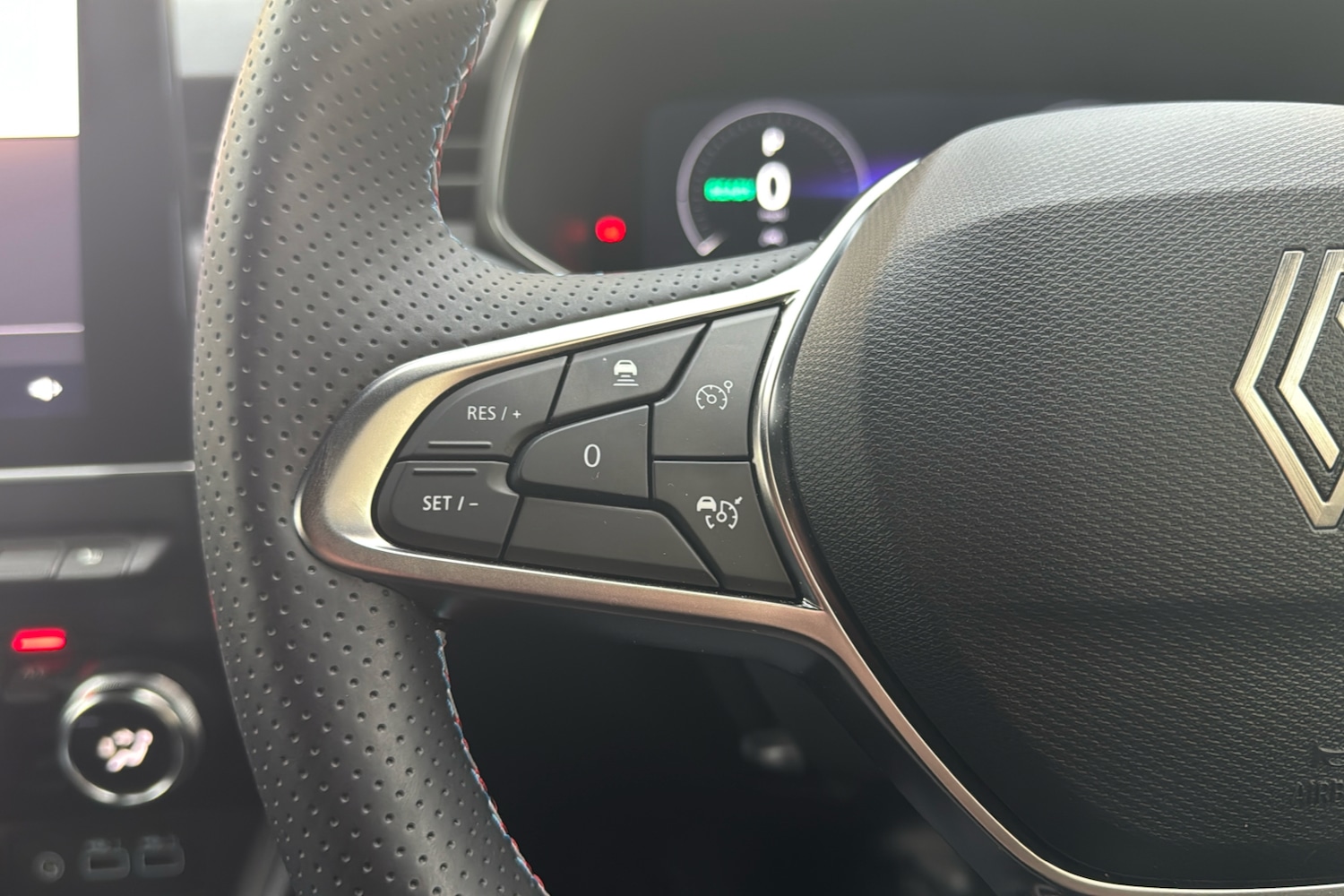 Used Renault Clio 2024 for sale - 76732620: Photo 17