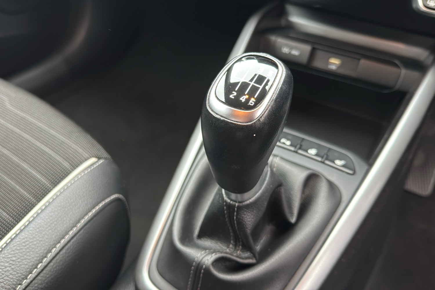 Used Kia Stonic 2021 for sale - 76564620: Photo 13