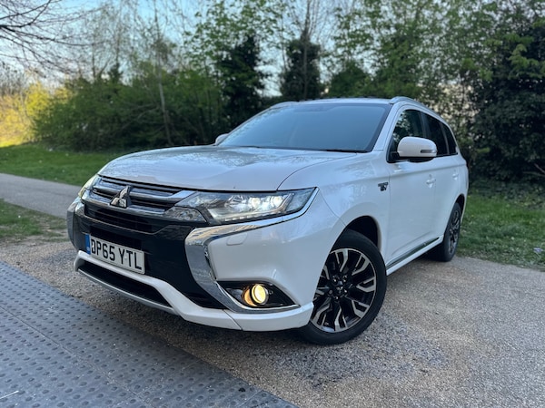 Used Mitsubishi Outlander 2016 for sale - 74212445: Photo 3