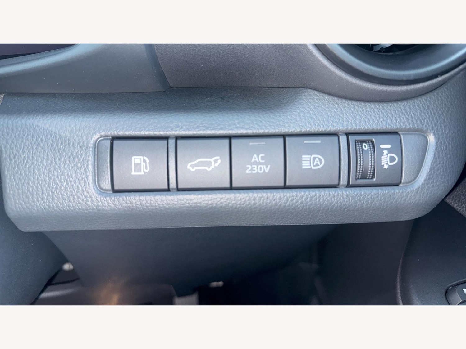 Used Toyota C-HR 2025 for sale - 76457903: Photo 27