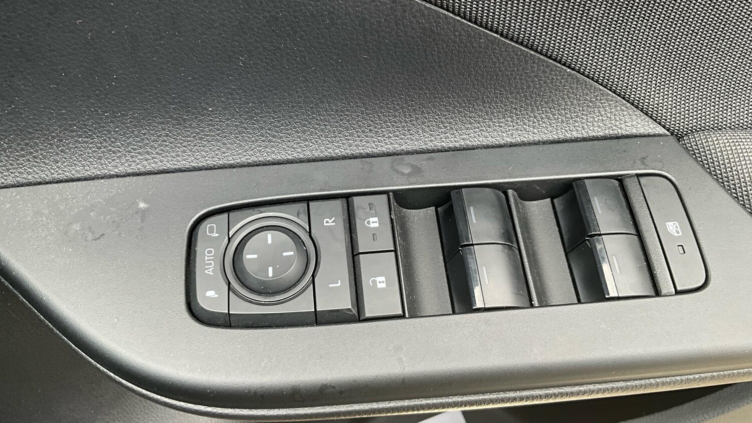 Used Toyota C-HR 2025 for sale - 76457903: Photo 48