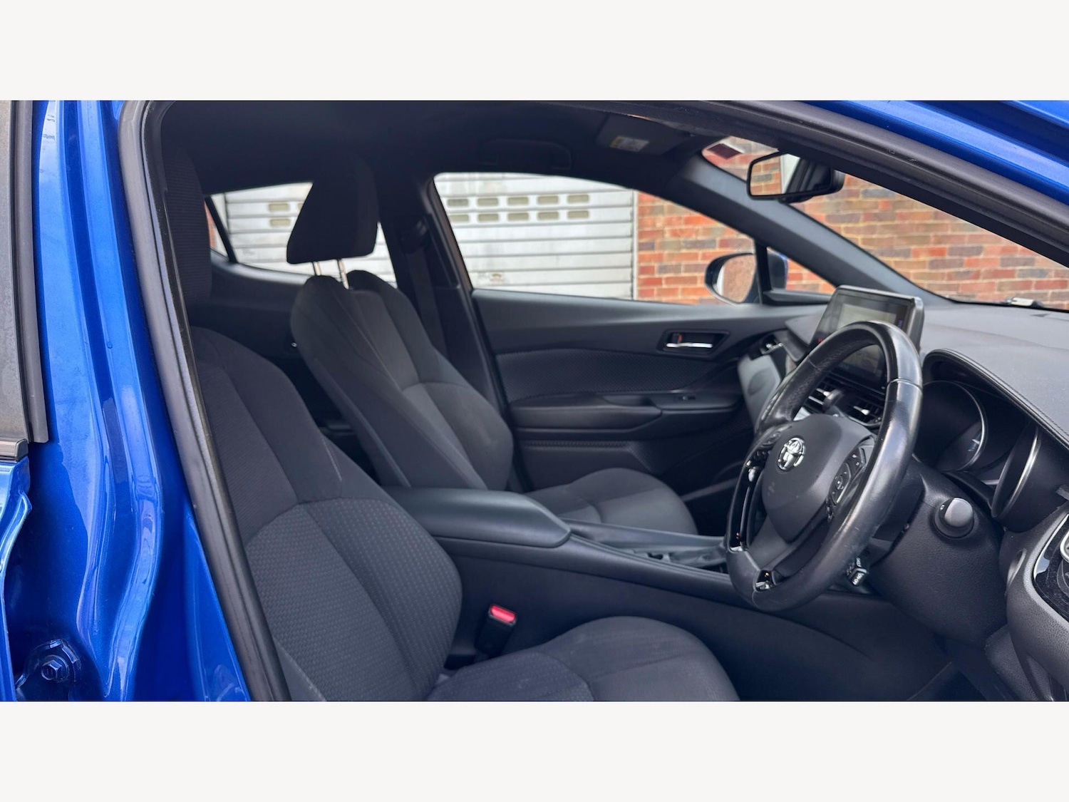 Used Toyota C-HR 2017 for sale - 78035188: Photo 13