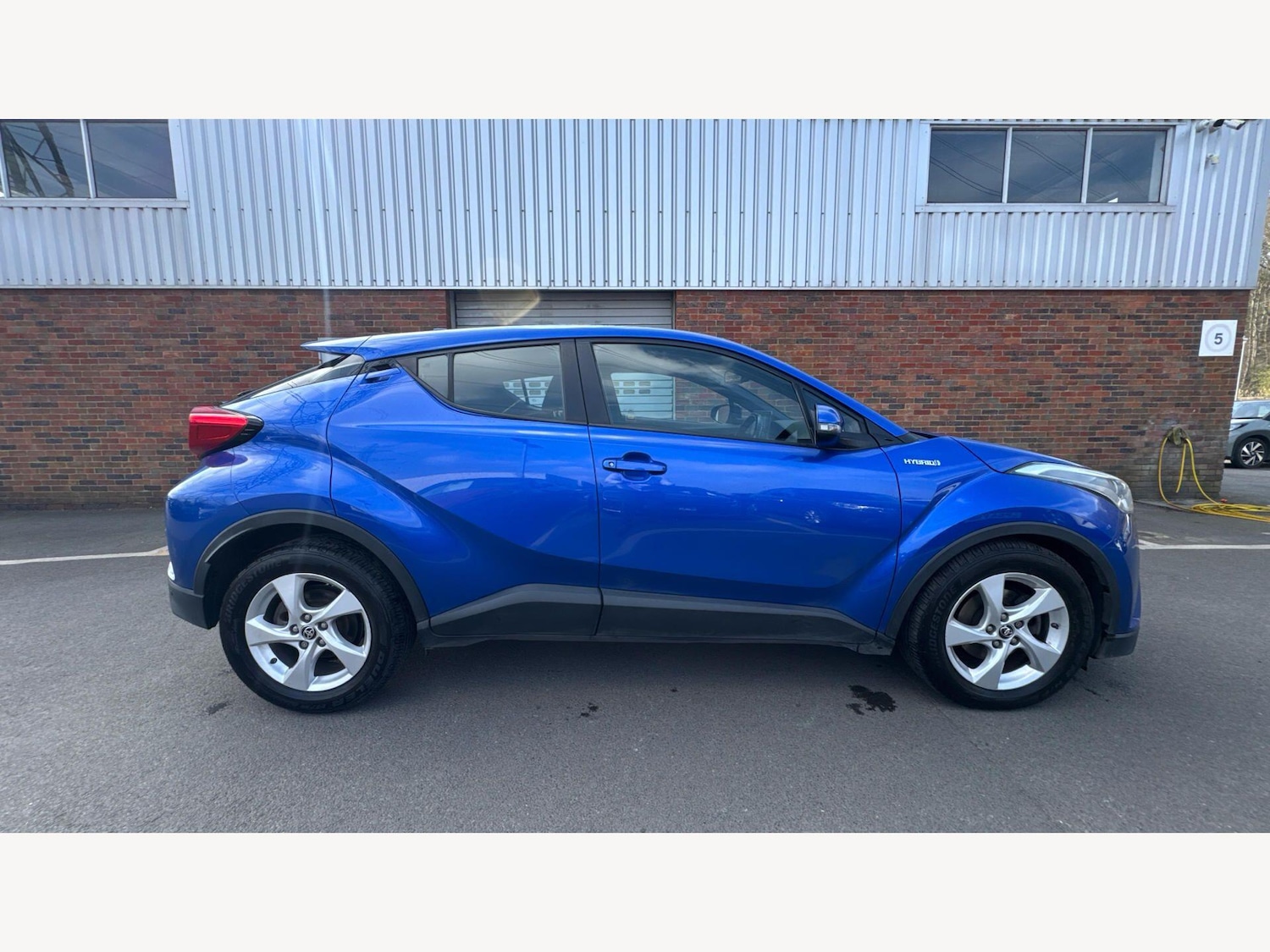 Used Toyota C-HR 2017 for sale - 78035188: Photo 18