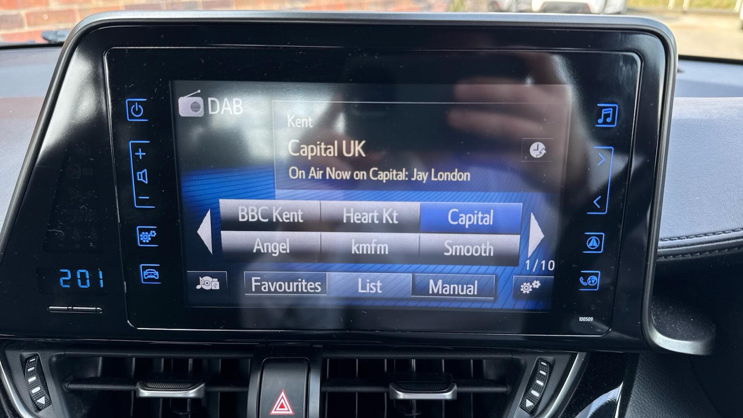 Used Toyota C-HR 2017 for sale - 78035188: Photo 32