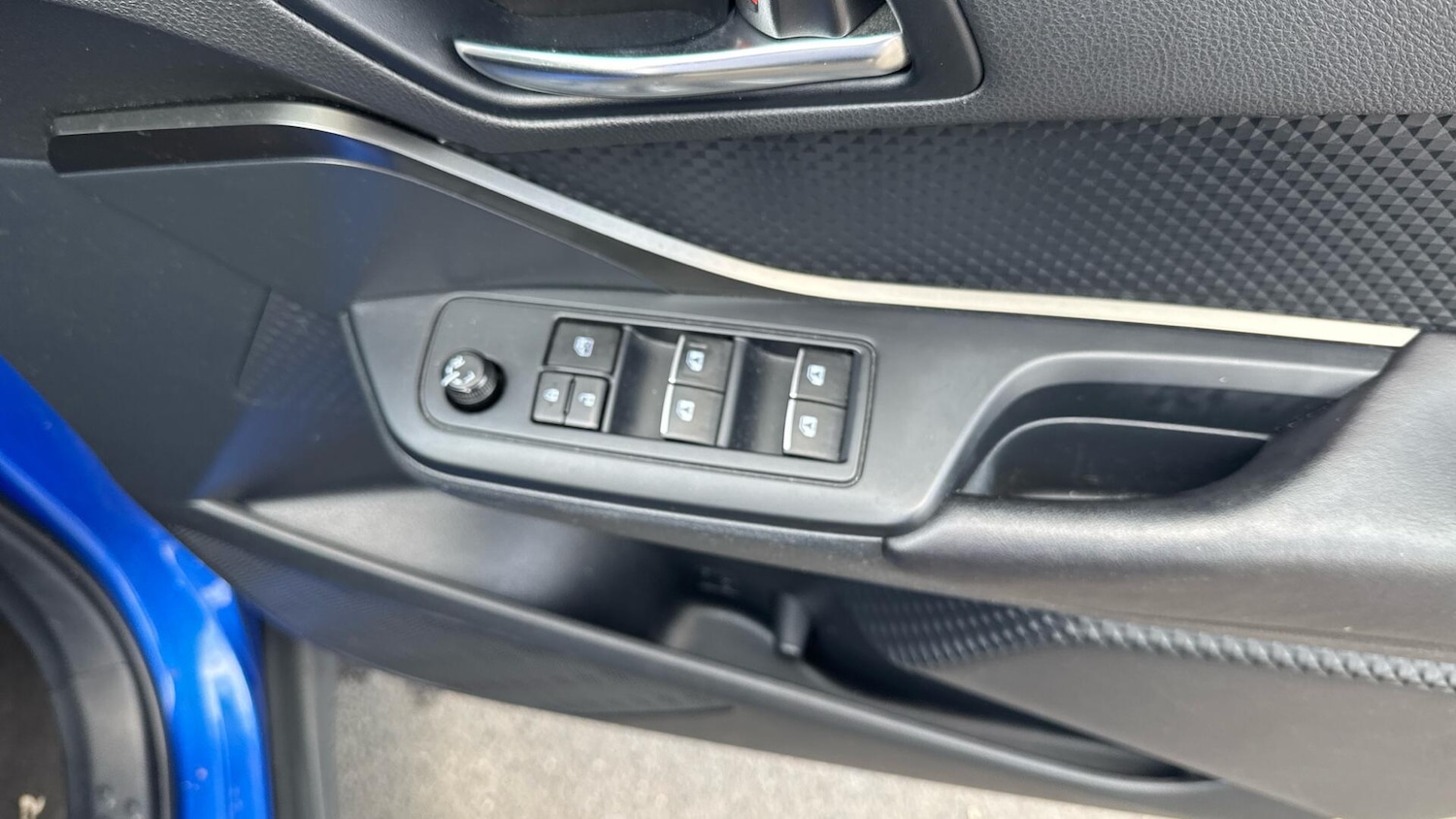 Used Toyota C-HR 2017 for sale - 78035188: Photo 35