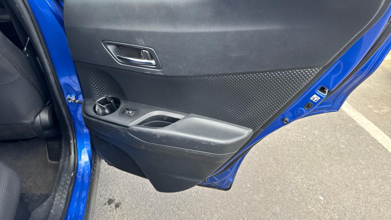 Used Toyota C-HR 2017 for sale - 78035188: Photo 37