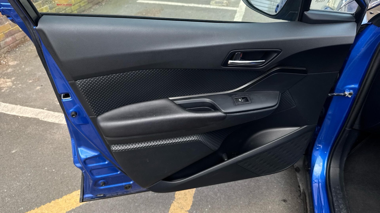 Used Toyota C-HR 2017 for sale - 78035188: Photo 44