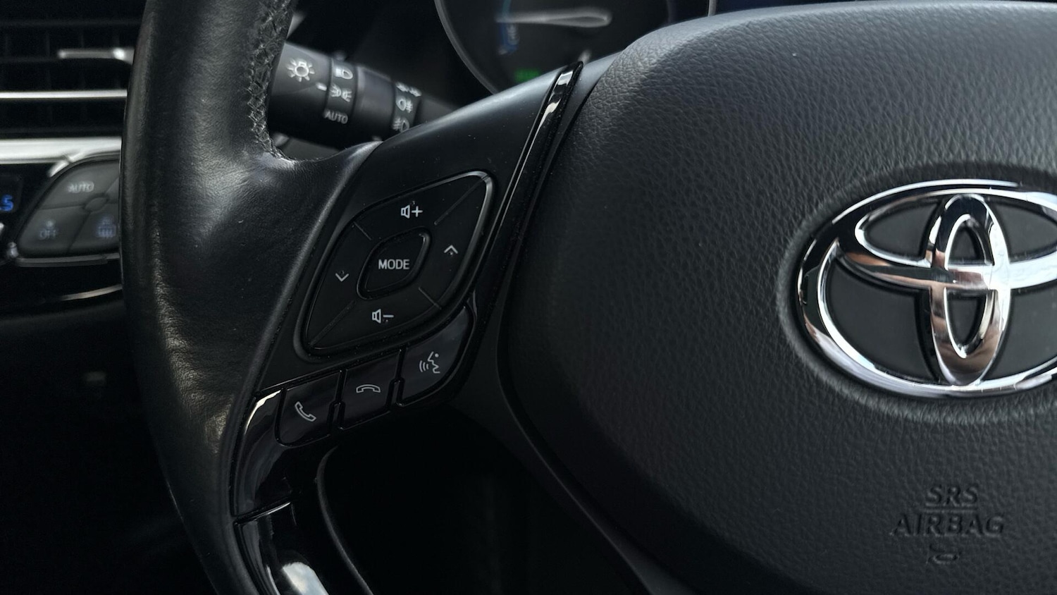 Used Toyota C-HR 2017 for sale - 78035188: Photo 48