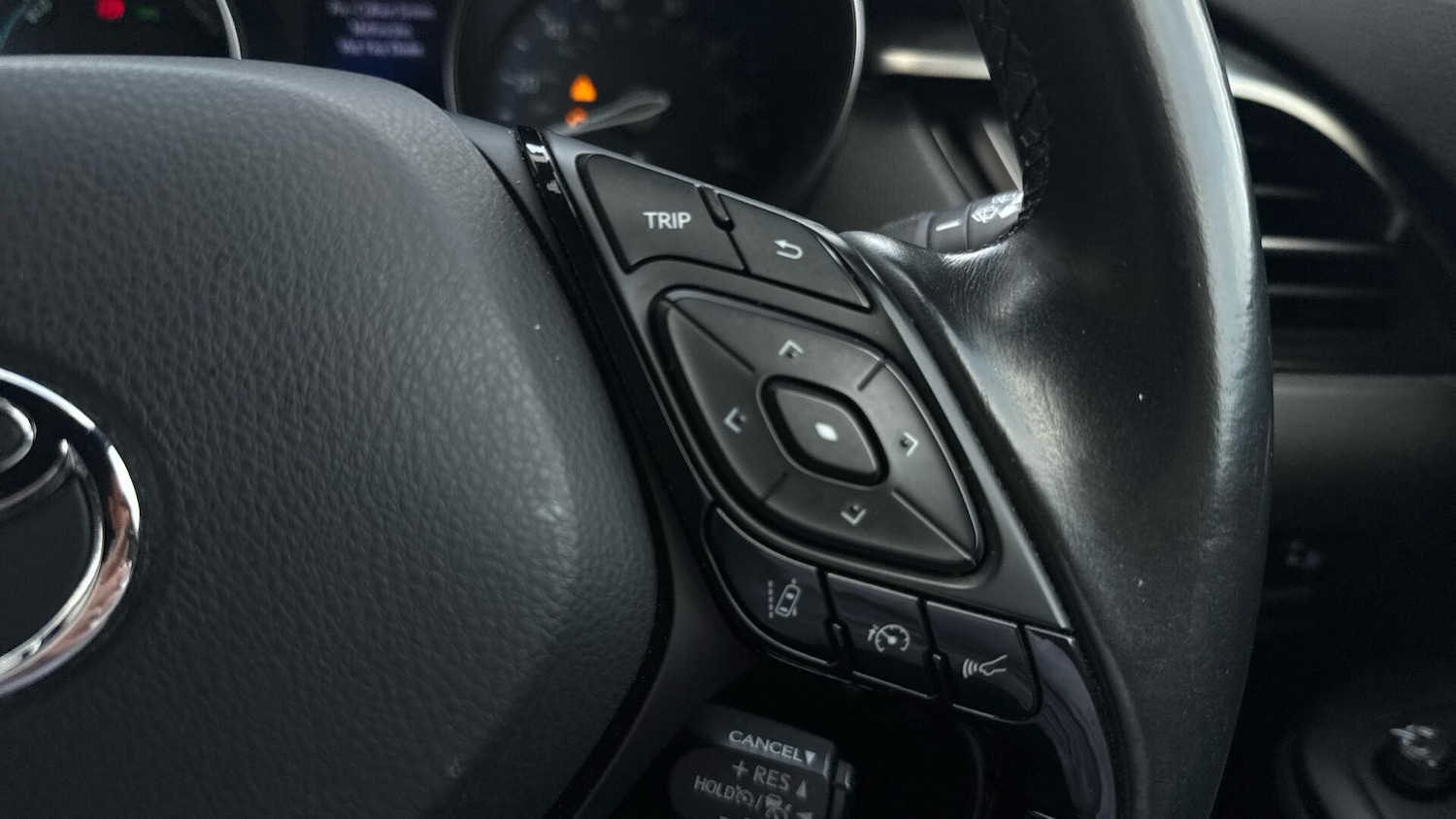 Used Toyota C-HR 2017 for sale - 78035188: Photo 49