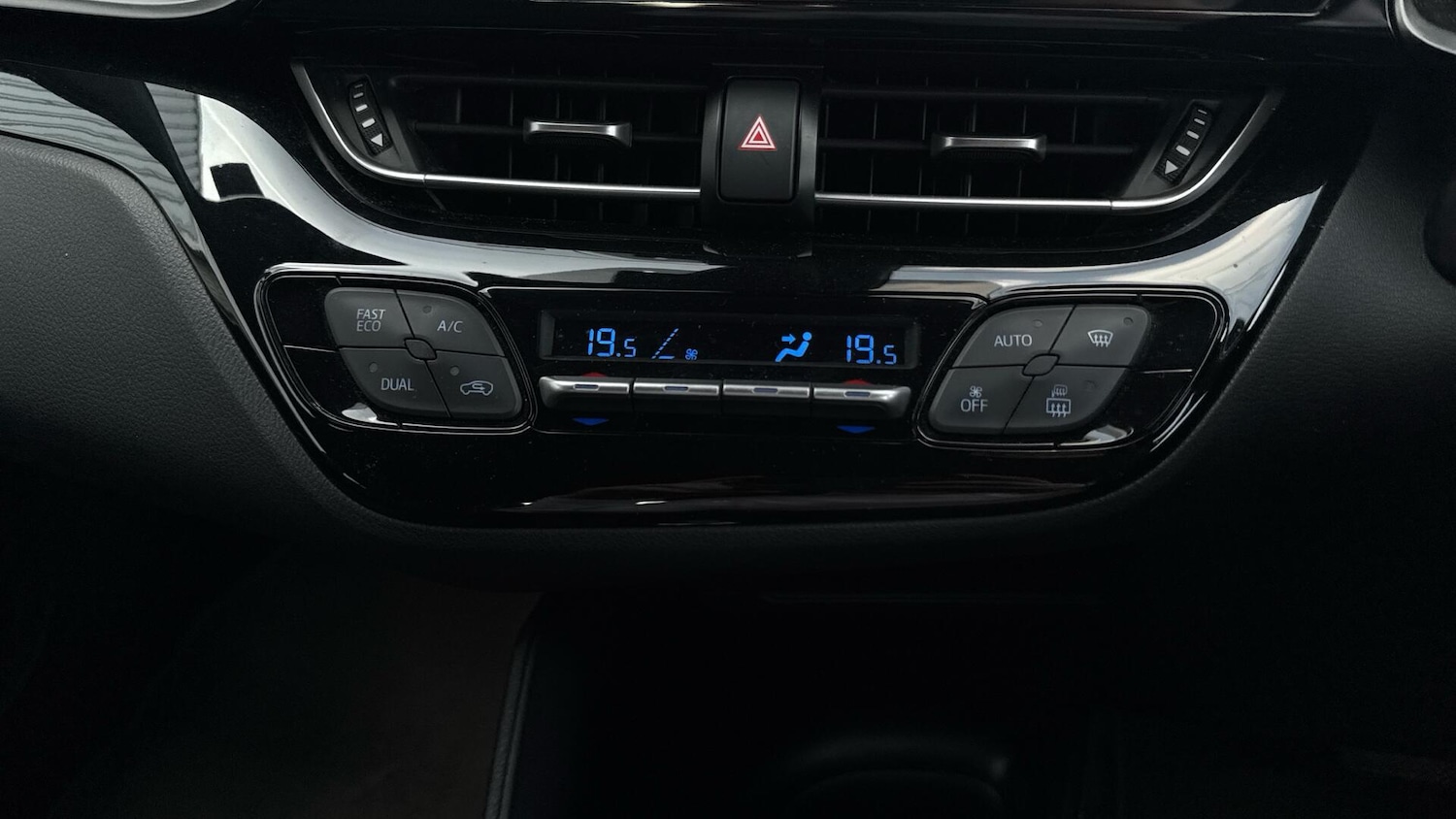 Used Toyota C-HR 2017 for sale - 78035188: Photo 51