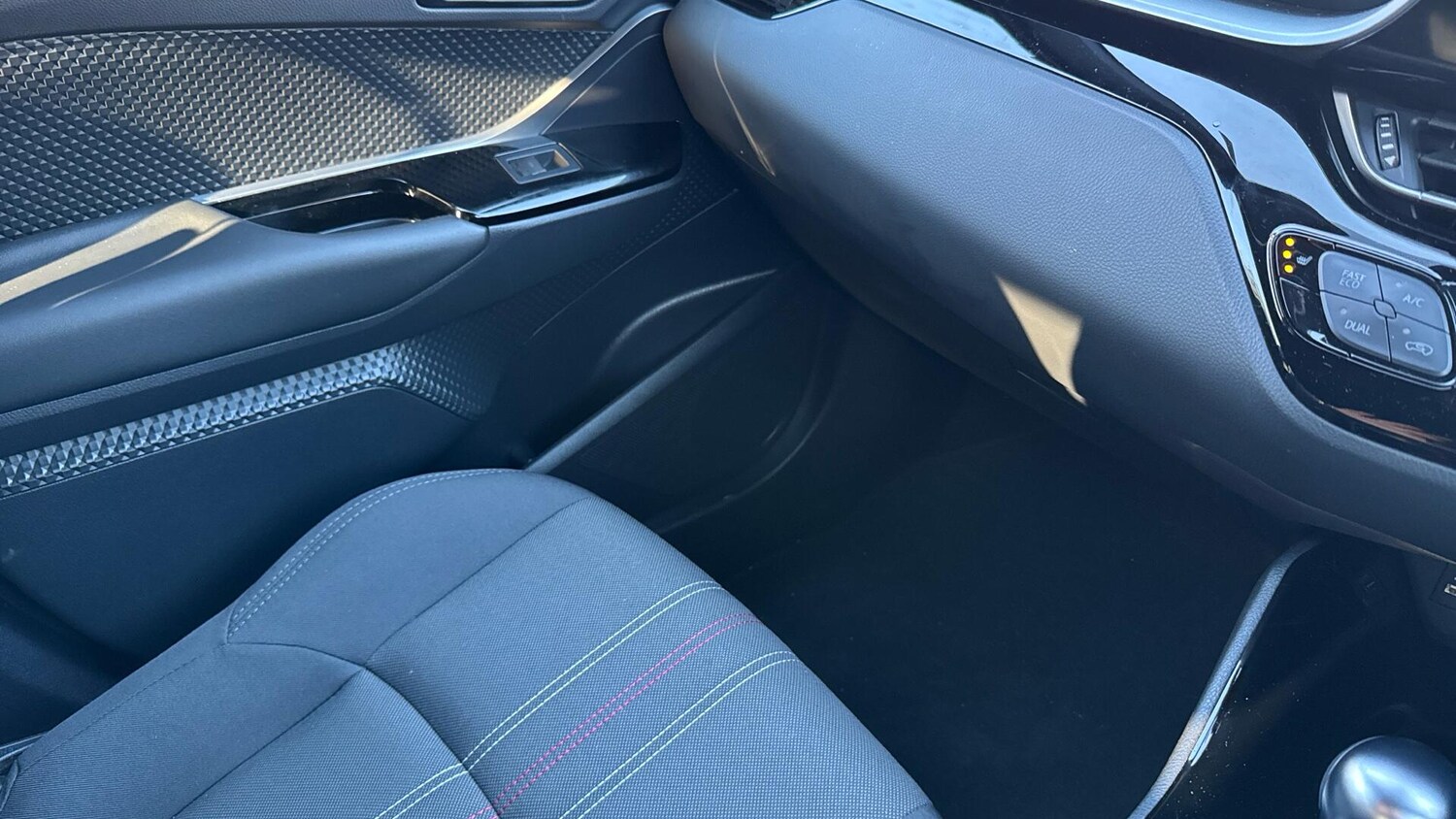 Used Toyota C-HR for sale - 77230032: Photo 59