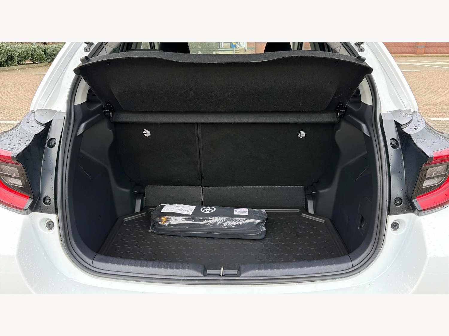 Used Toyota Yaris 2024 for sale - 77550333: Photo 16