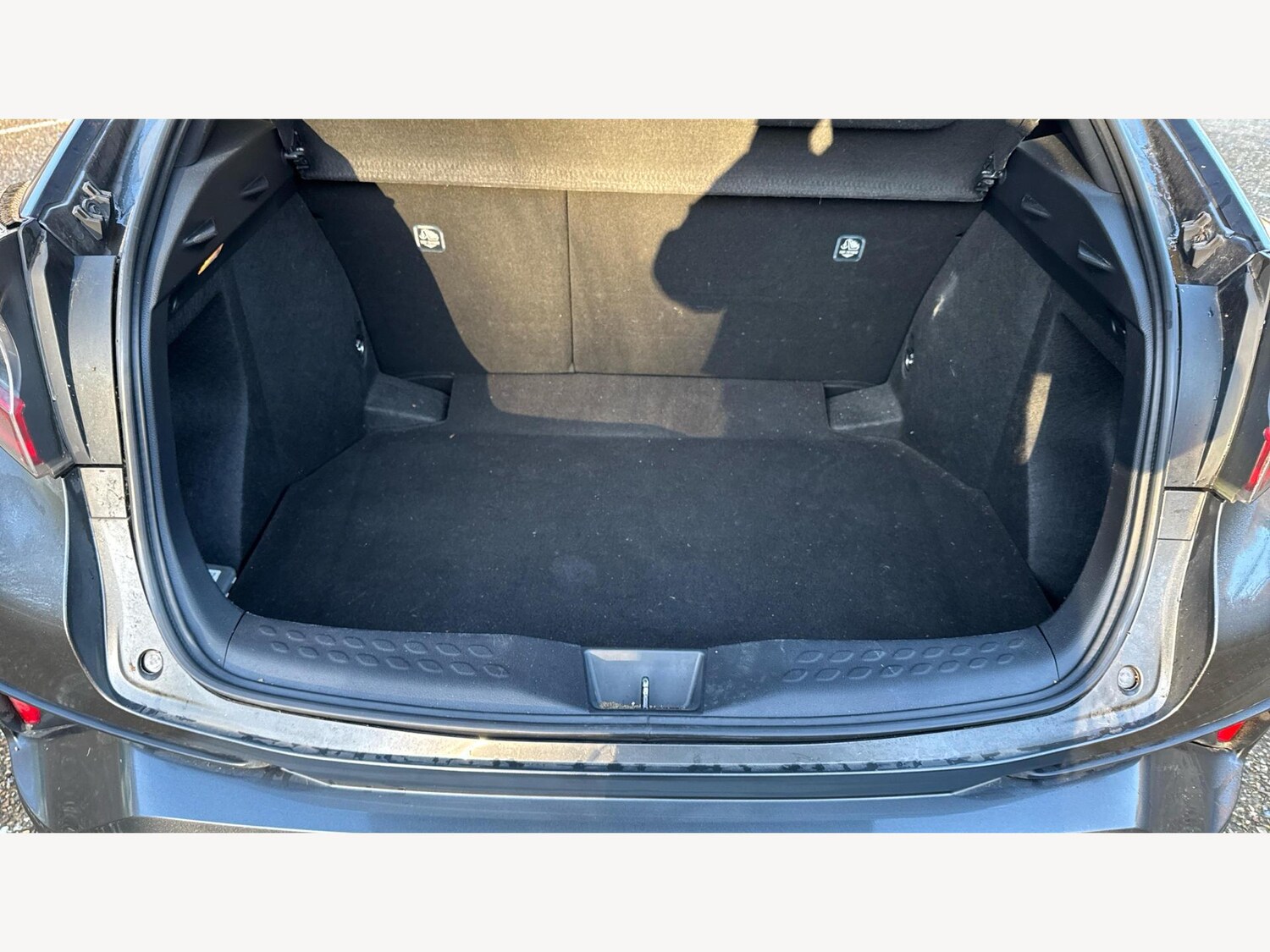 Used Toyota C-HR 2018 for sale - 77203420: Photo 23