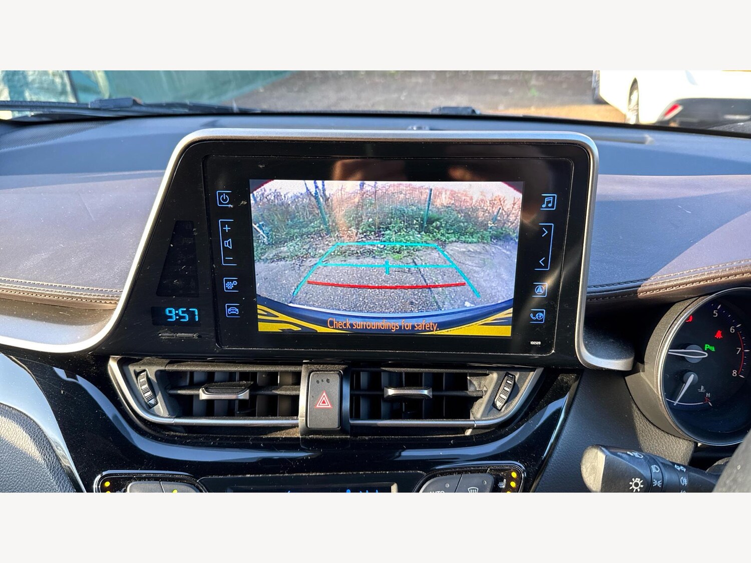 Used Toyota C-HR 2018 for sale - 77203420: Photo 30