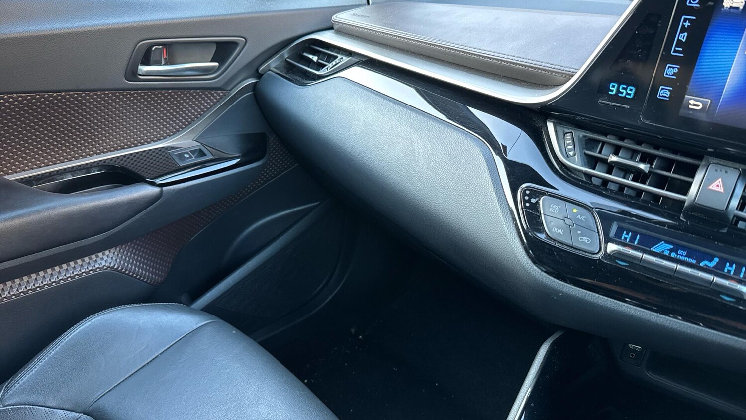 Used Toyota C-HR 2018 for sale - 77203420: Photo 40