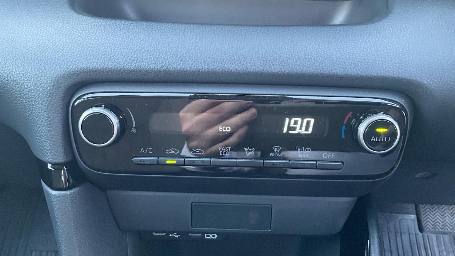 Used Toyota Yaris for sale - 77709421: Photo 35