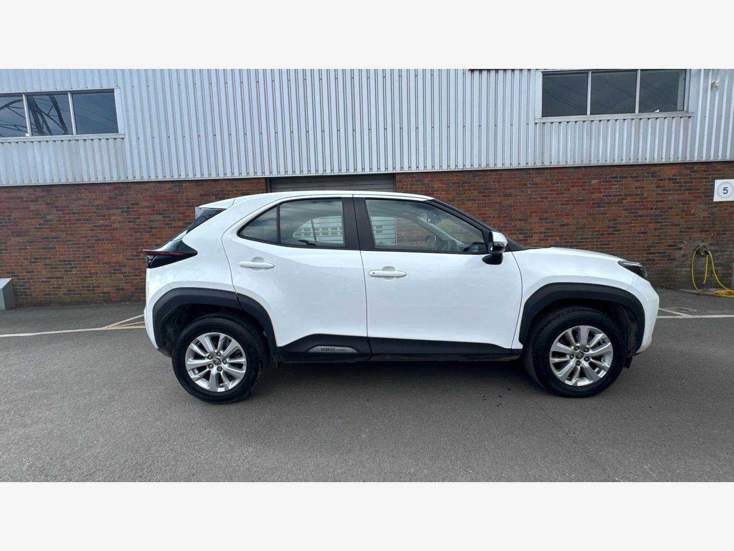 Used Toyota Yaris Cross 2023 for sale - 78047804: Photo 18