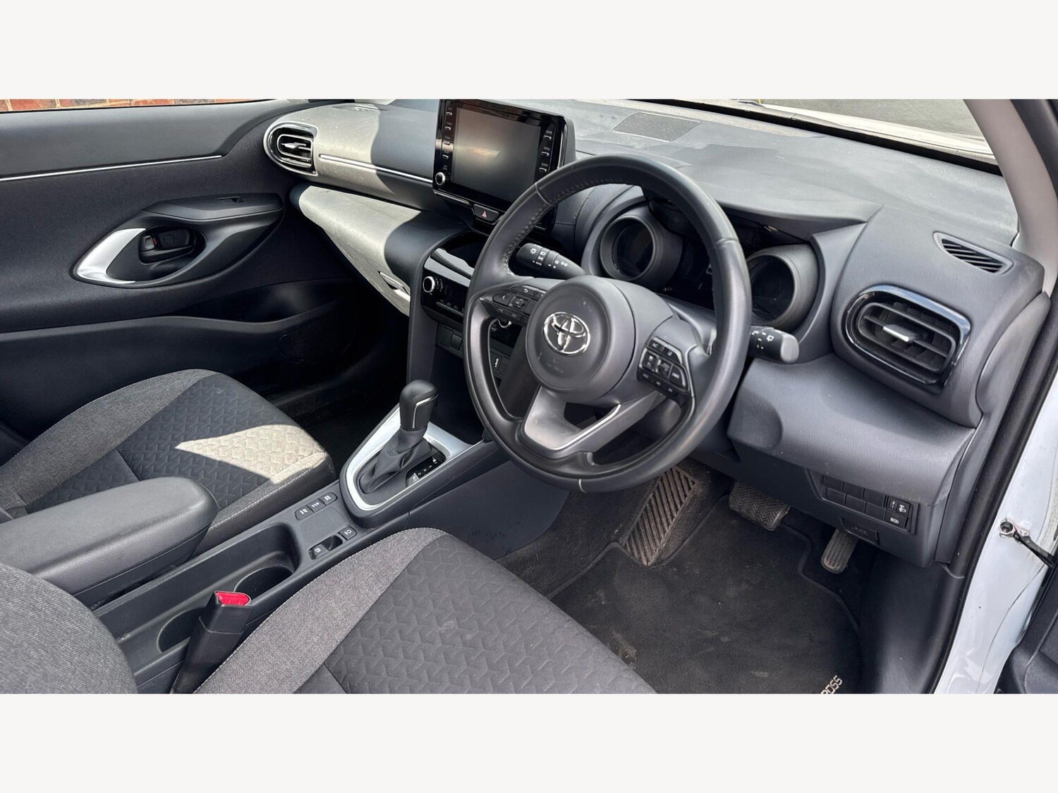 Used Toyota Yaris Cross 2023 for sale - 78047804: Photo 39