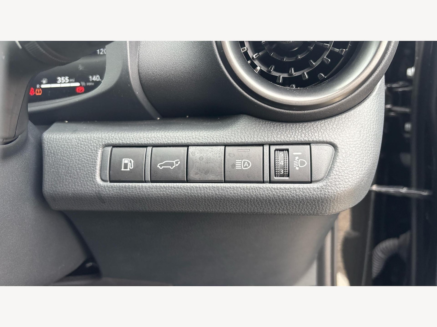 Used Toyota C-HR 2024 for sale - 76458073: Photo 22