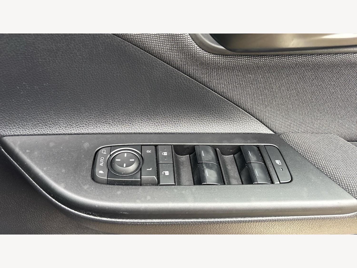 Used Toyota C-HR 2024 for sale - 76458073: Photo 23