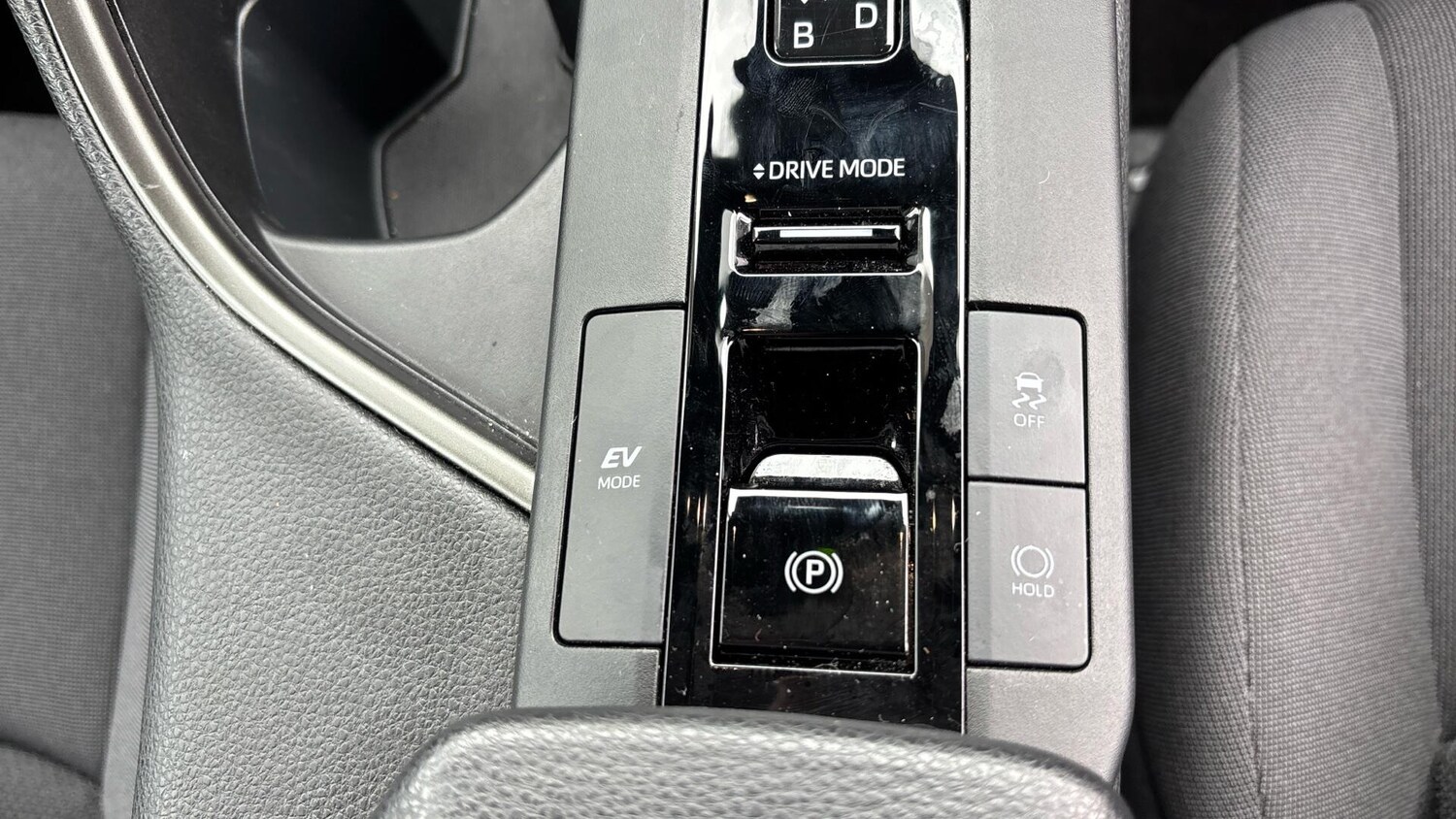 Used Toyota C-HR 2024 for sale - 76458073: Photo 34