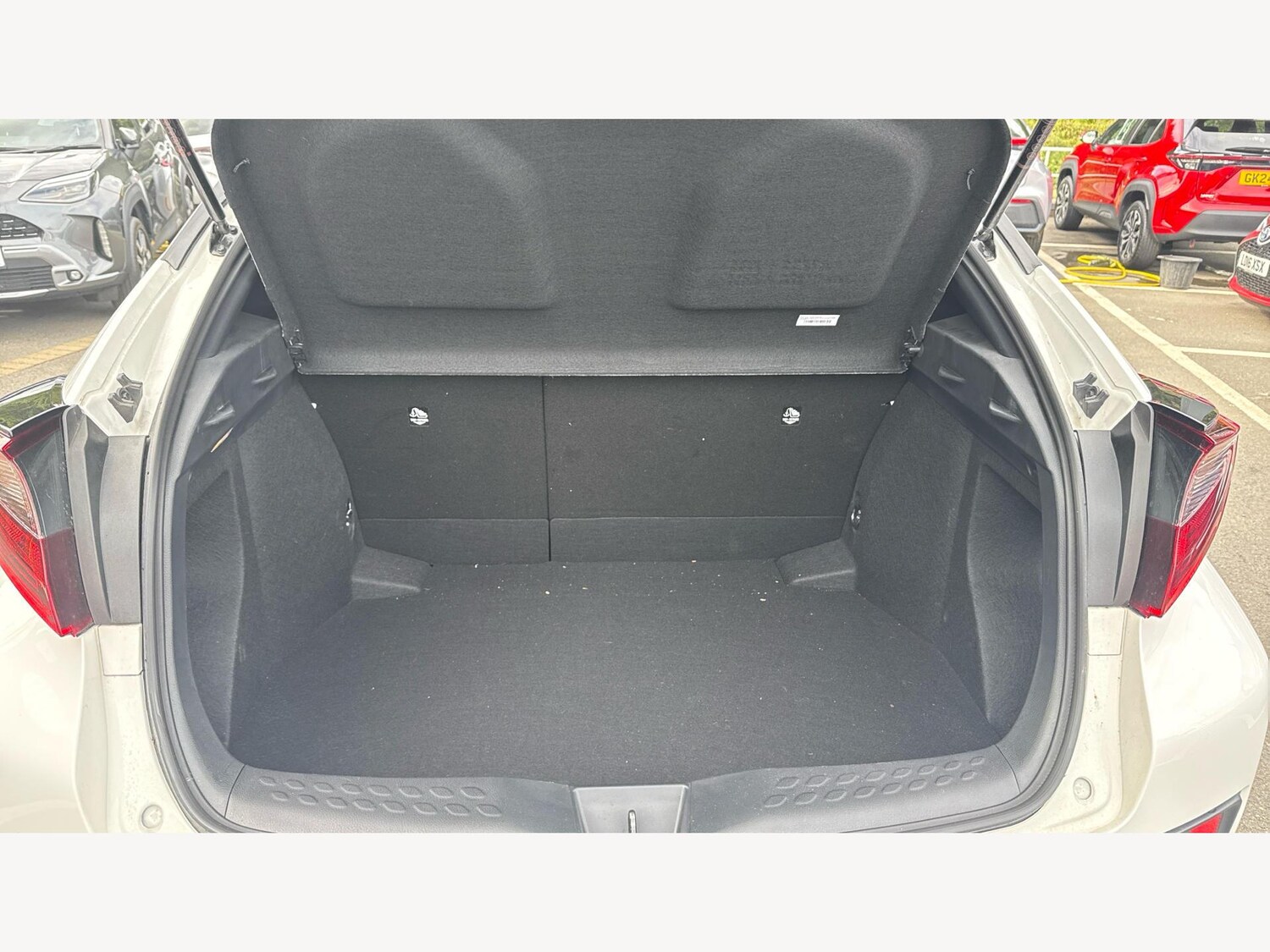 Used Toyota C-HR 2023 for sale - 77496350: Photo 16