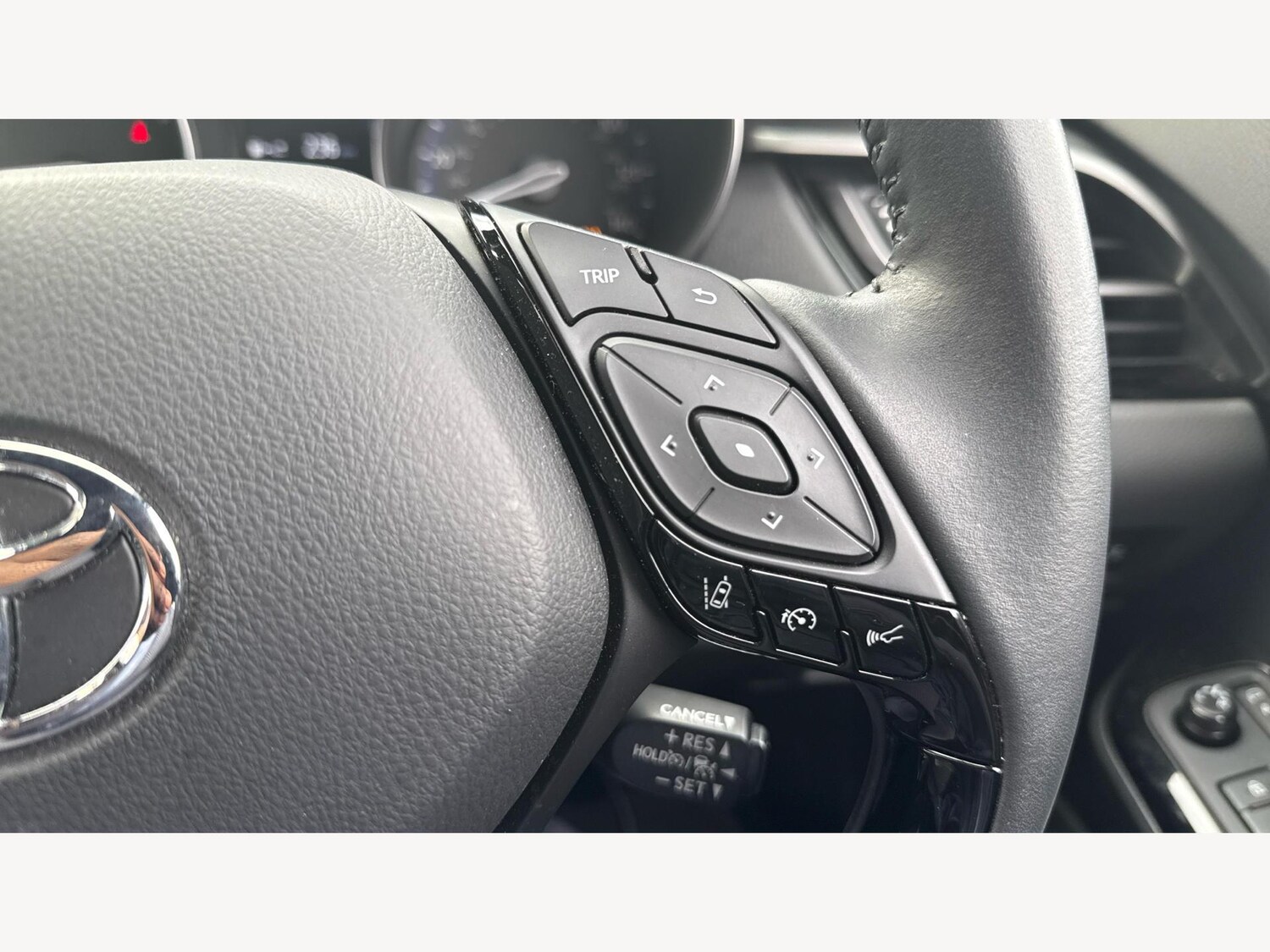 Used Toyota C-HR 2023 for sale - 77496350: Photo 31