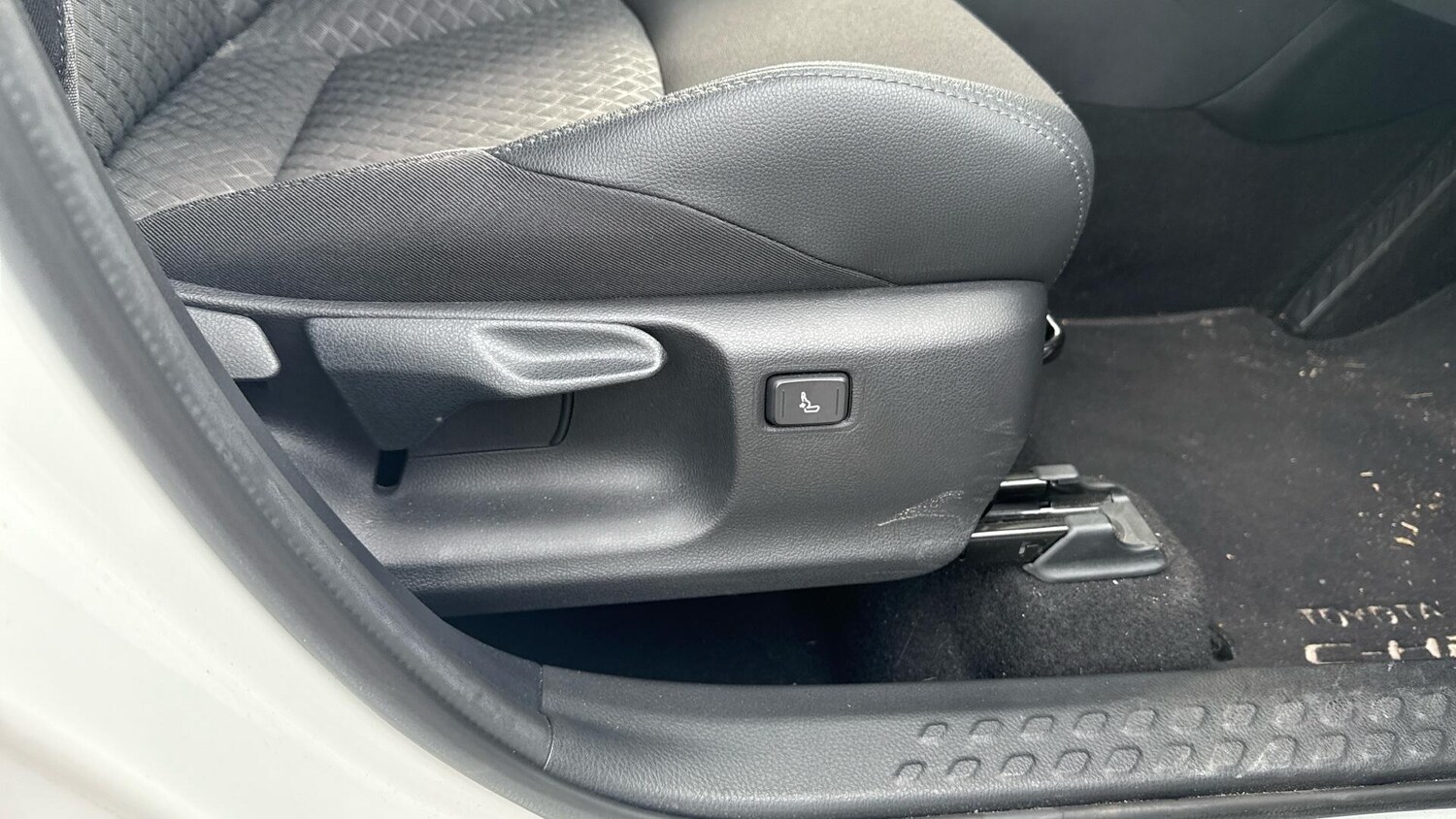 Used Toyota C-HR 2023 for sale - 77496350: Photo 43