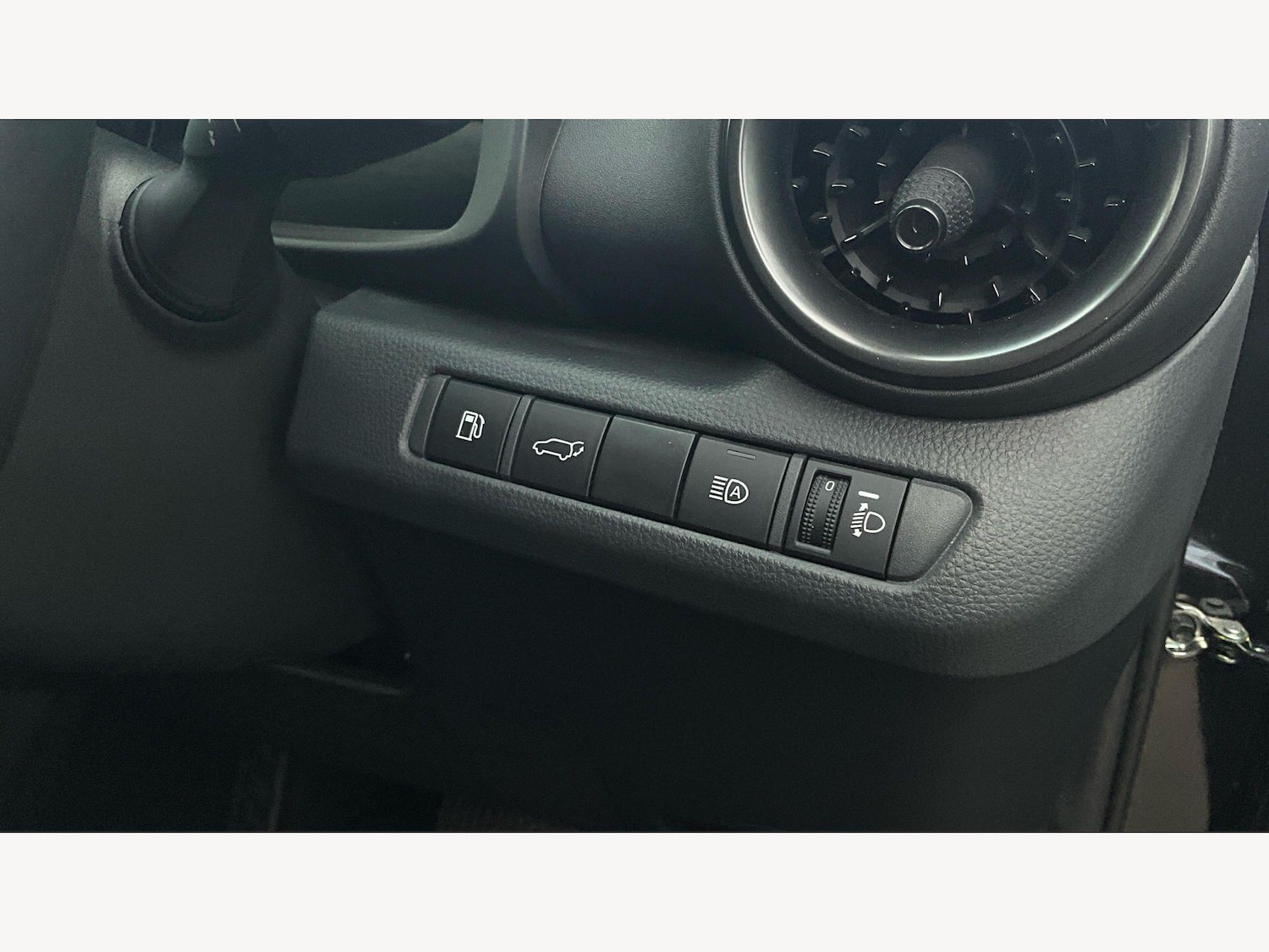 Used Toyota C-HR for sale - 78135674: Photo 30