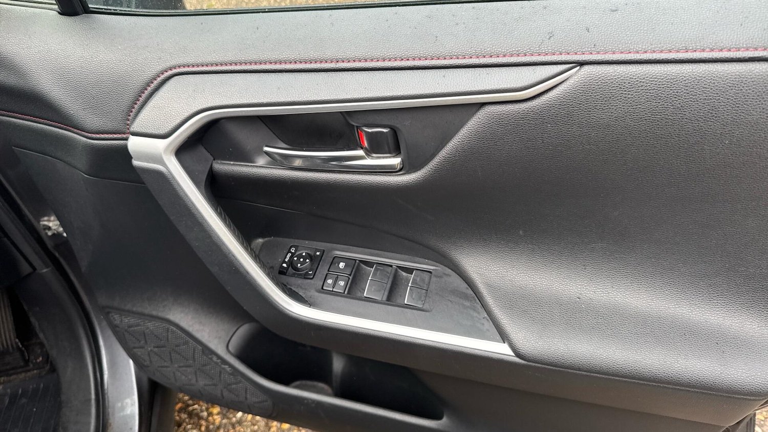 Used Toyota RAV4 2022 for sale - 76690001: Photo 43