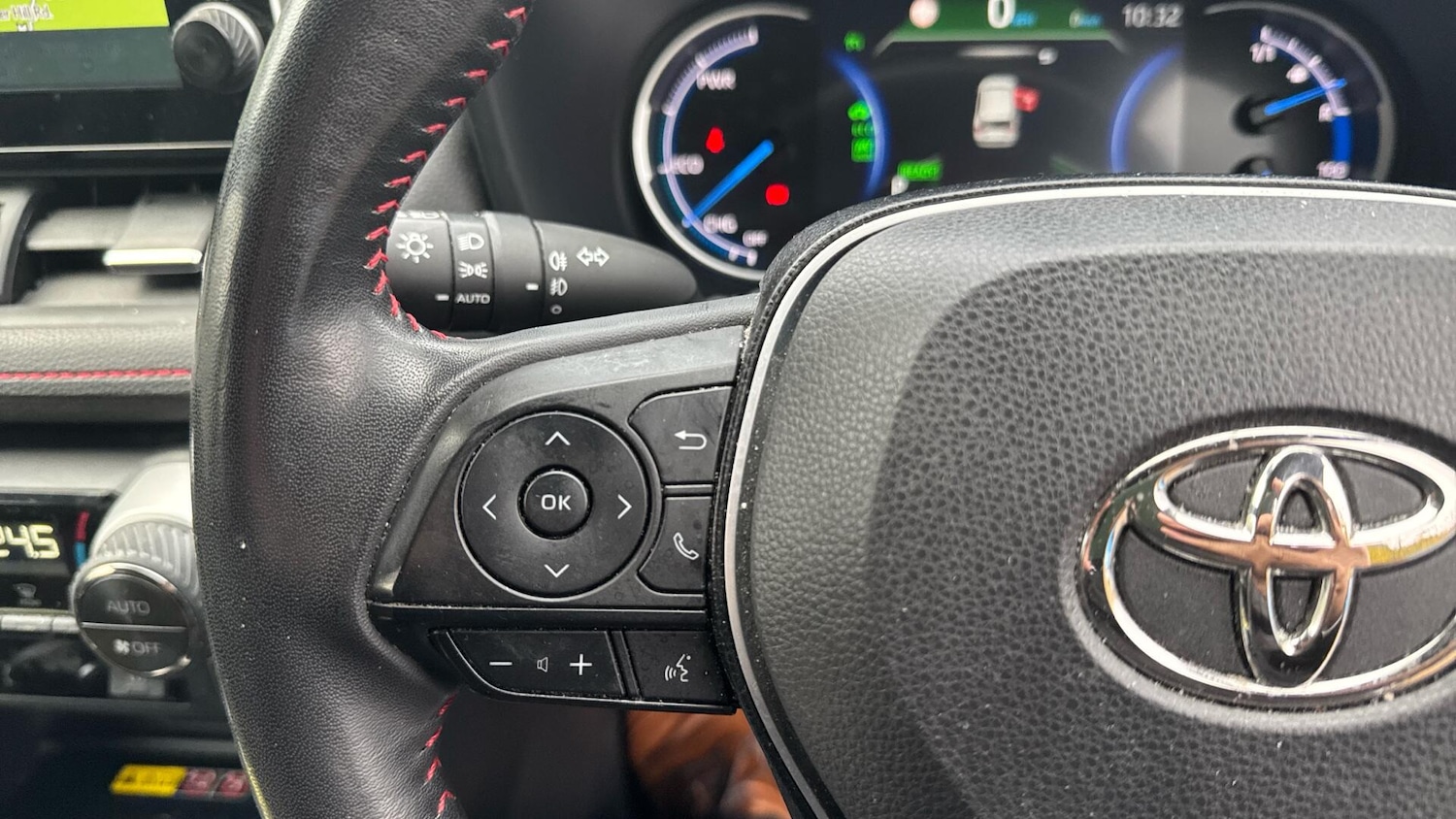 Used Toyota RAV4 2022 for sale - 76690001: Photo 46