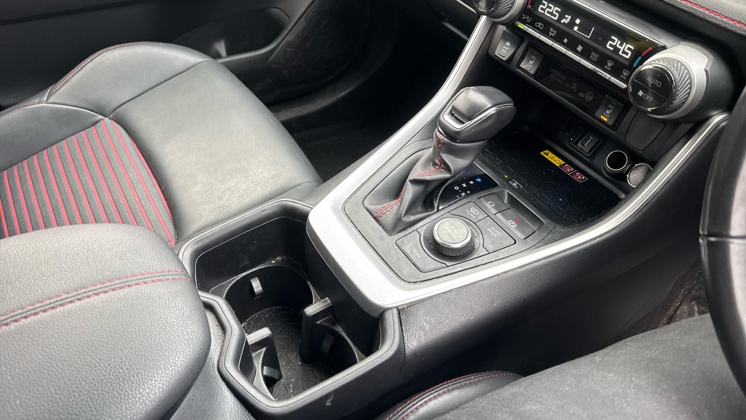 Used Toyota RAV4 2022 for sale - 76690001: Photo 51