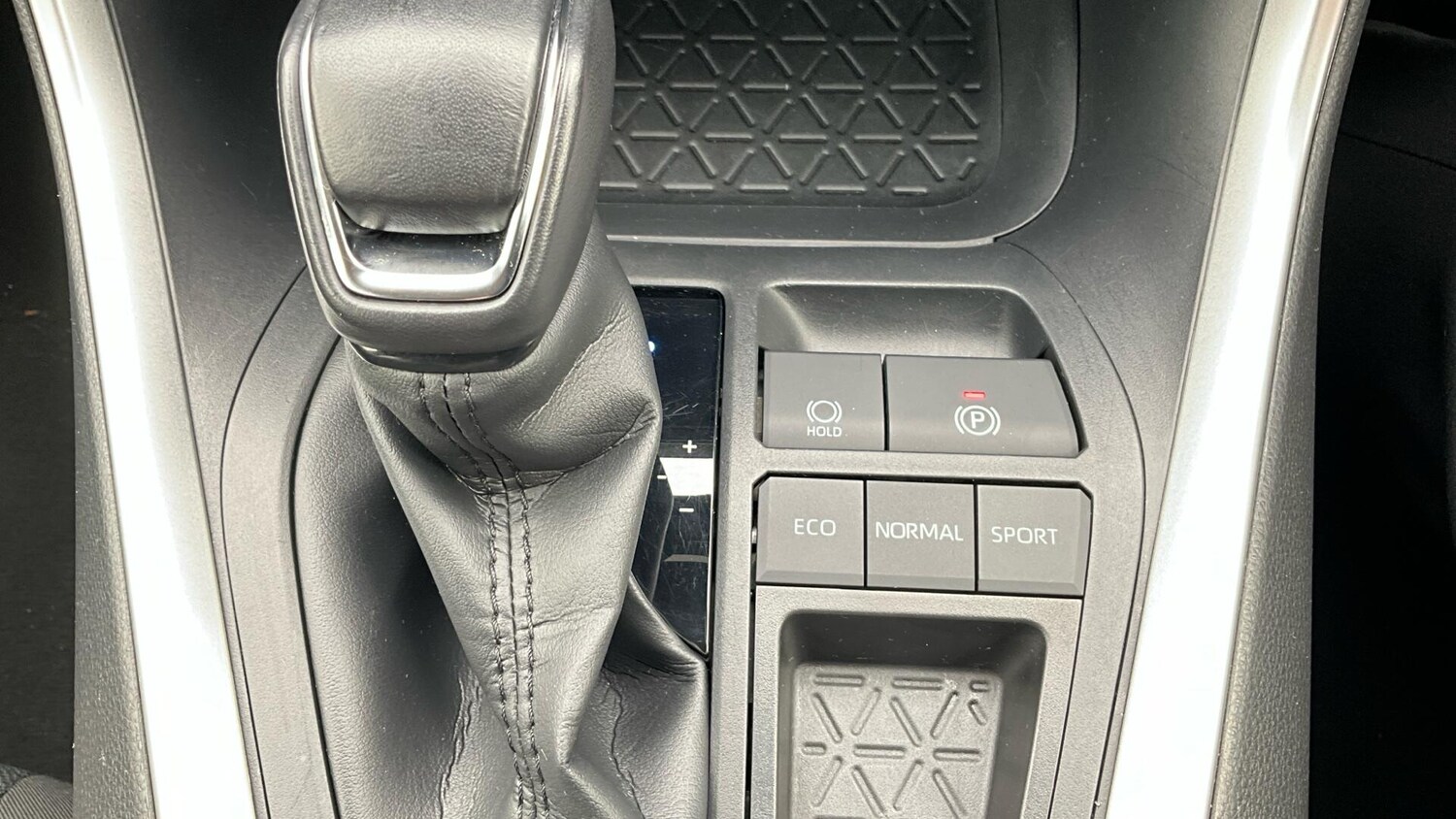 Used Toyota RAV4 2022 for sale - 76270299: Photo 40