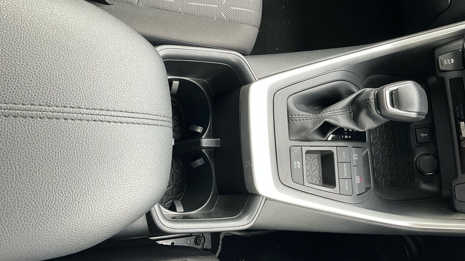 Used Toyota RAV4 2022 for sale - 76270299: Photo 54