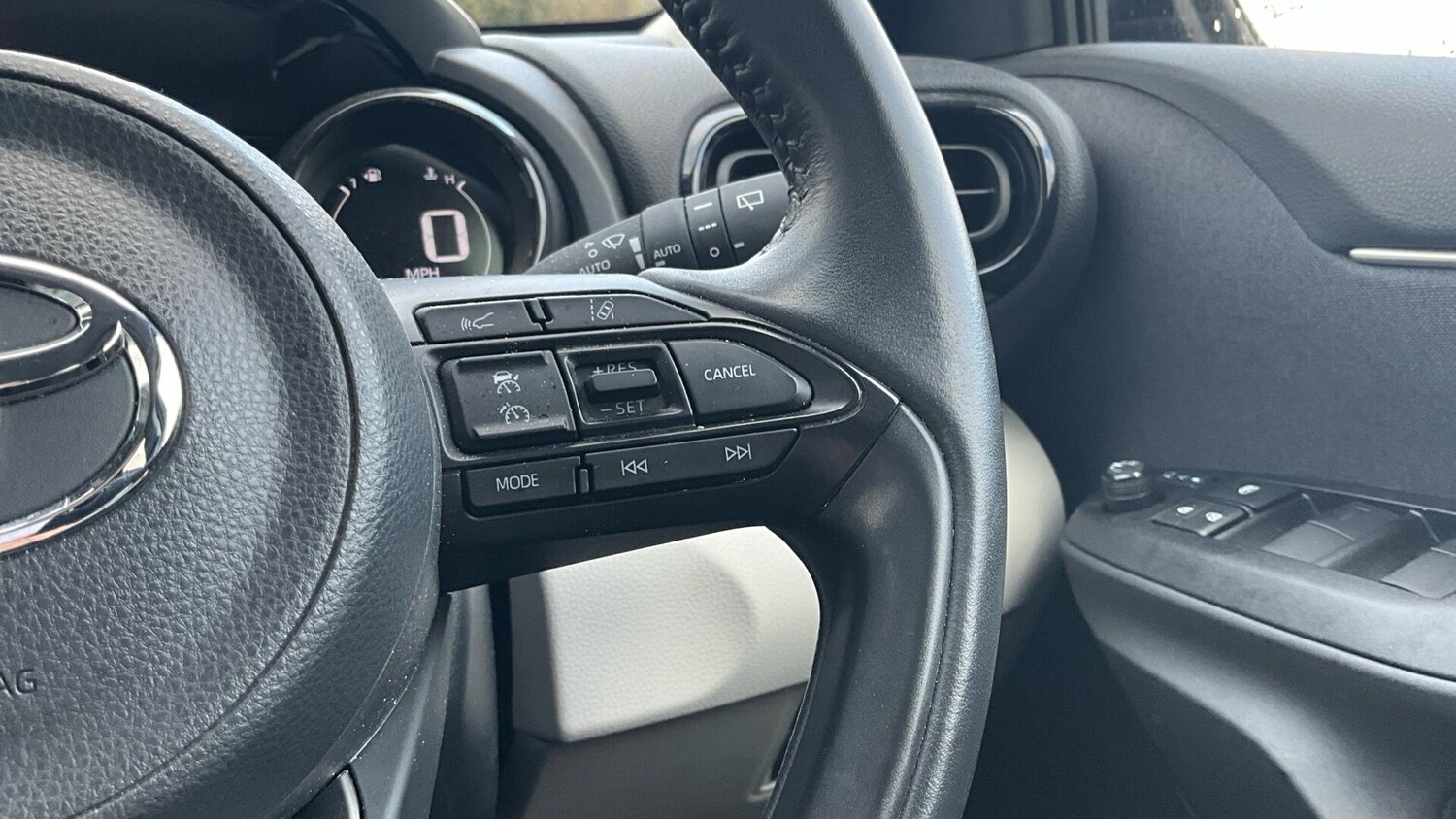 Used Toyota Yaris 2023 for sale - 76898703: Photo 39