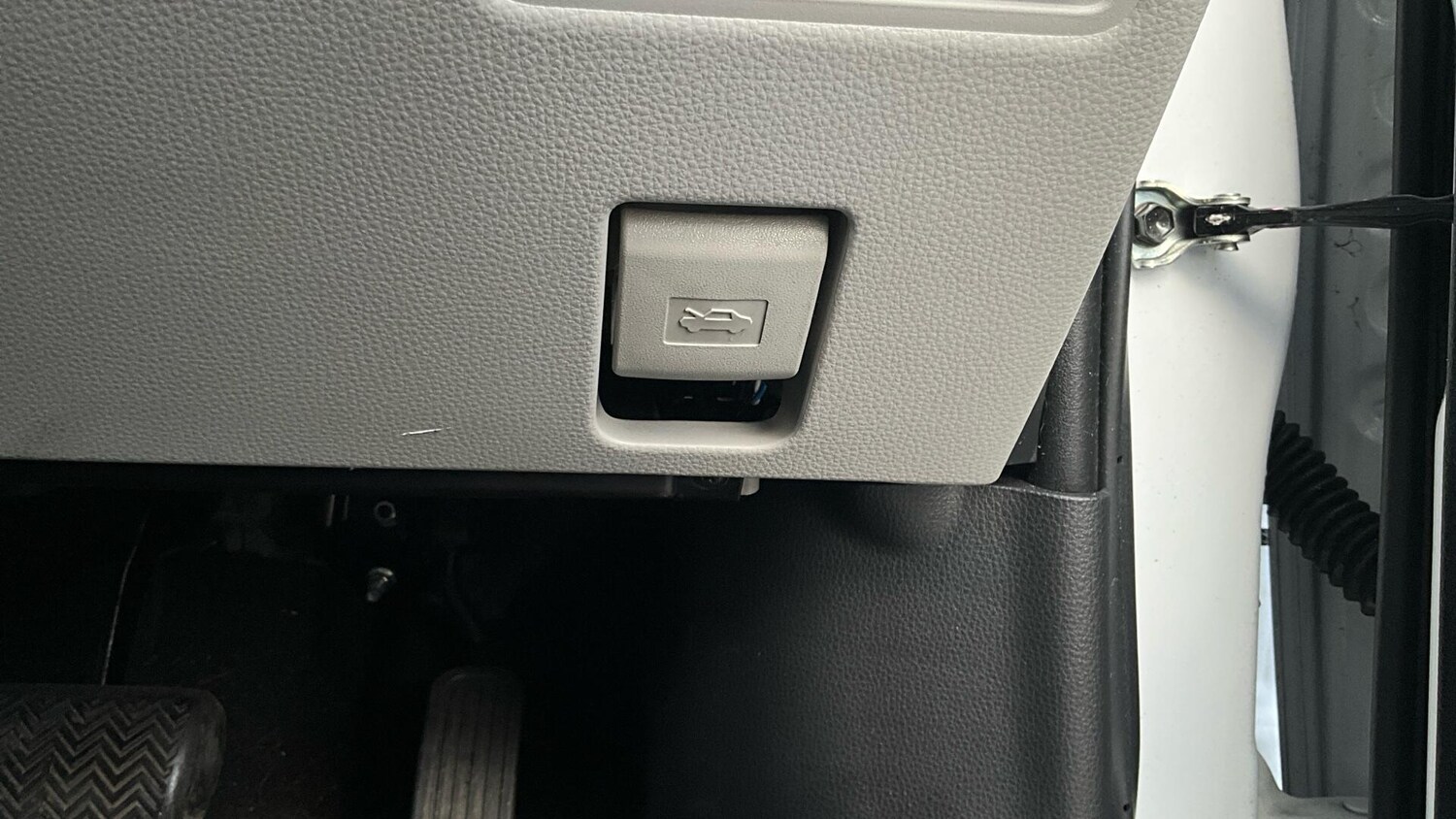 Used Toyota Yaris 2023 for sale - 76898703: Photo 44