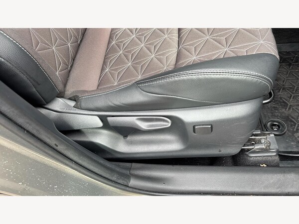 Used Toyota Yaris Cross 2024 for sale - 76226606: Photo 36