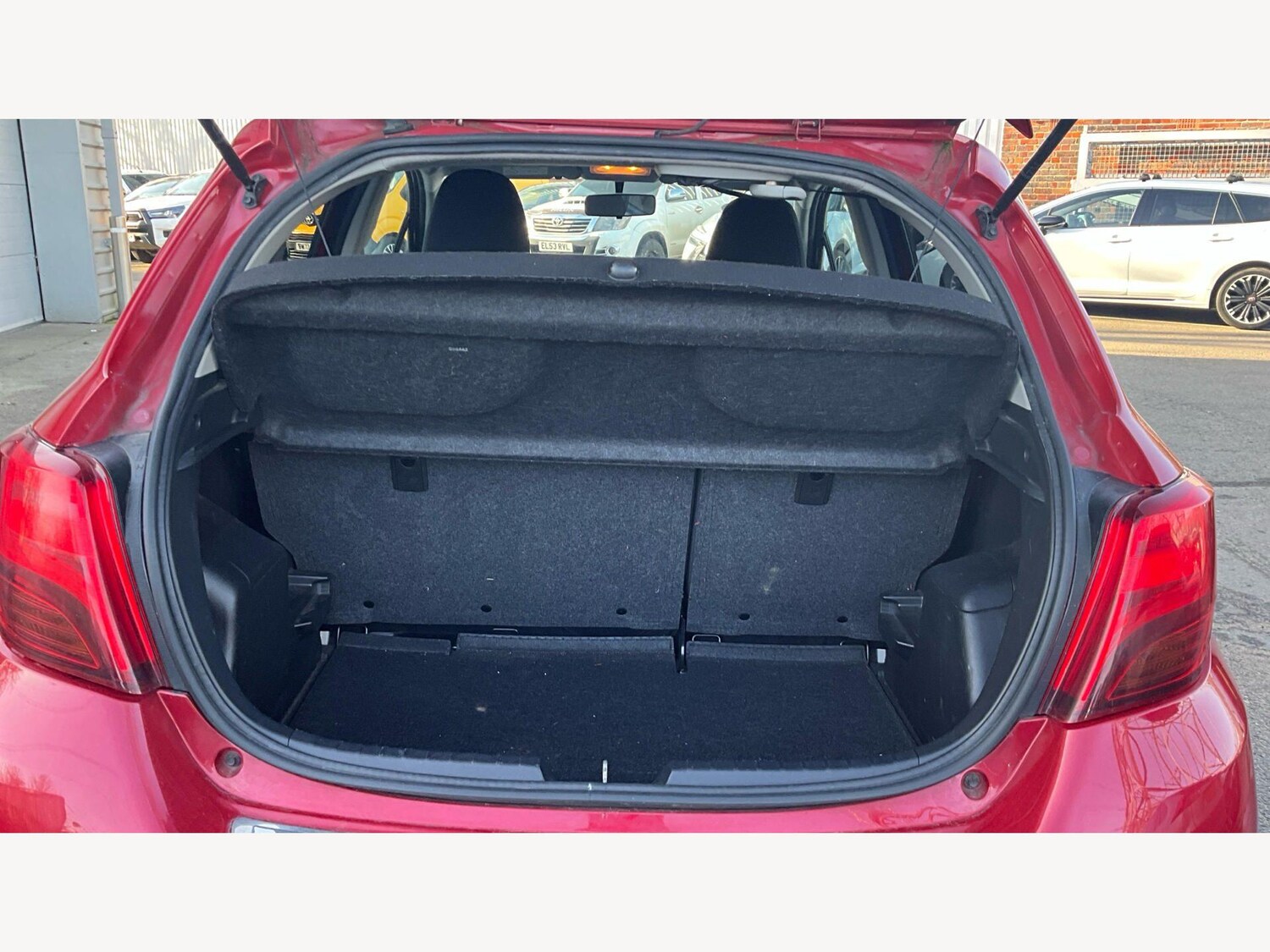 Used Toyota Yaris 2016 for sale - 77722978: Photo 16