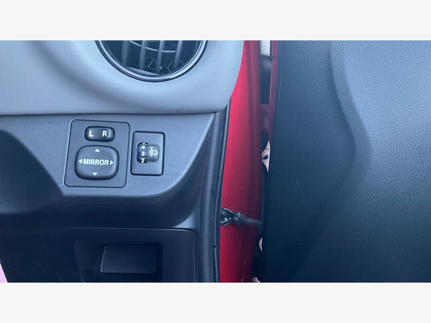 Used Toyota Yaris 2016 for sale - 77722978: Photo 29