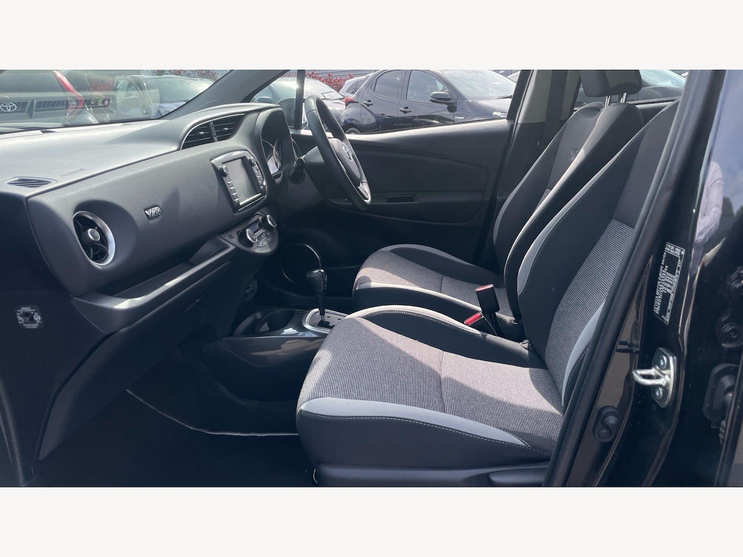 Used Toyota Yaris 2020 for sale - 77670488: Photo 12