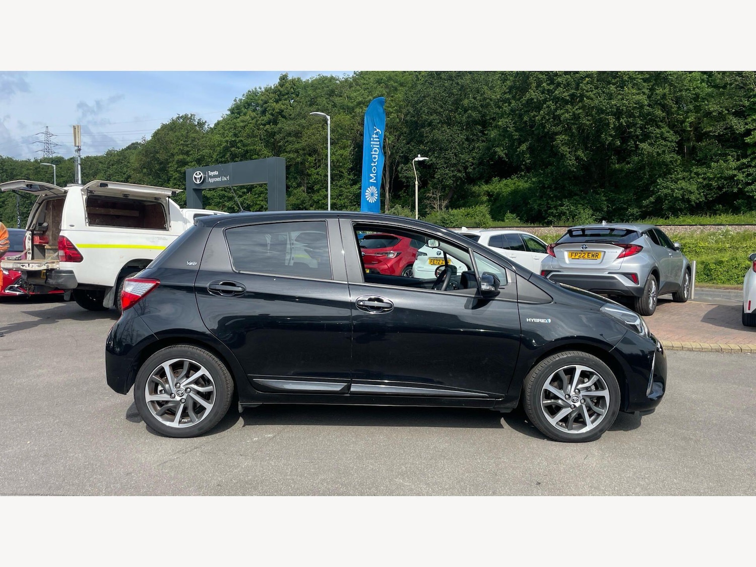 Used Toyota Yaris 2020 for sale - 77670488: Photo 18