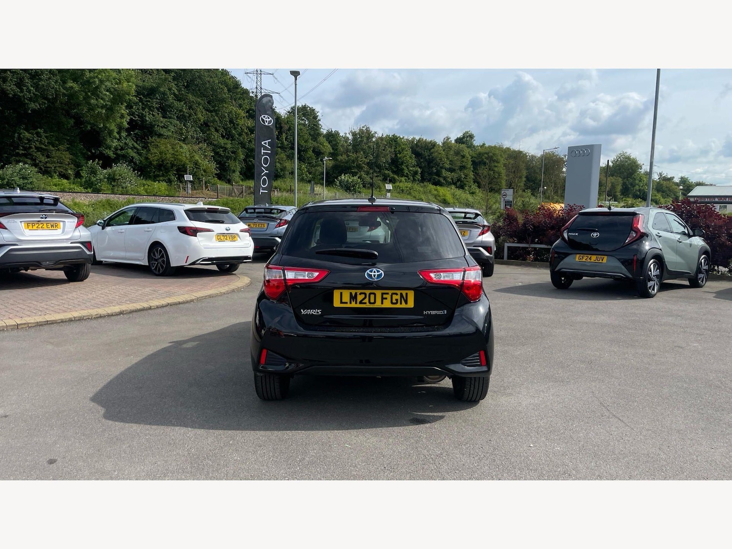 Used Toyota Yaris 2020 for sale - 77670488: Photo 21