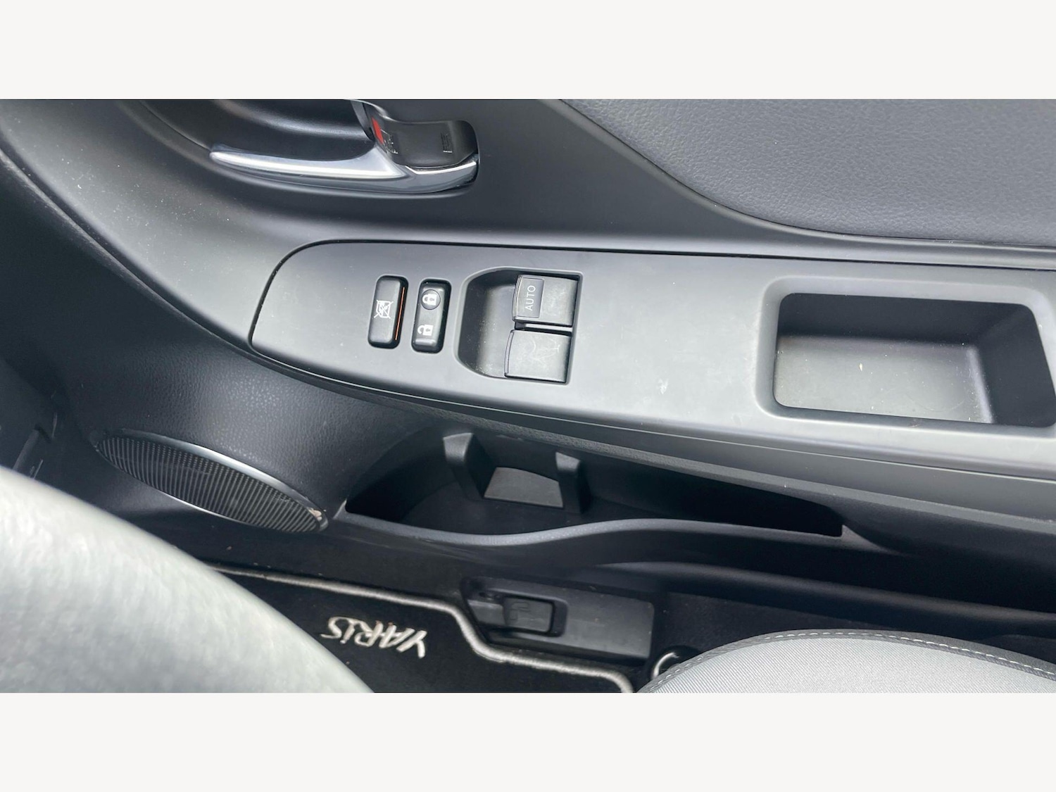 Used Toyota Yaris 2020 for sale - 77670488: Photo 29